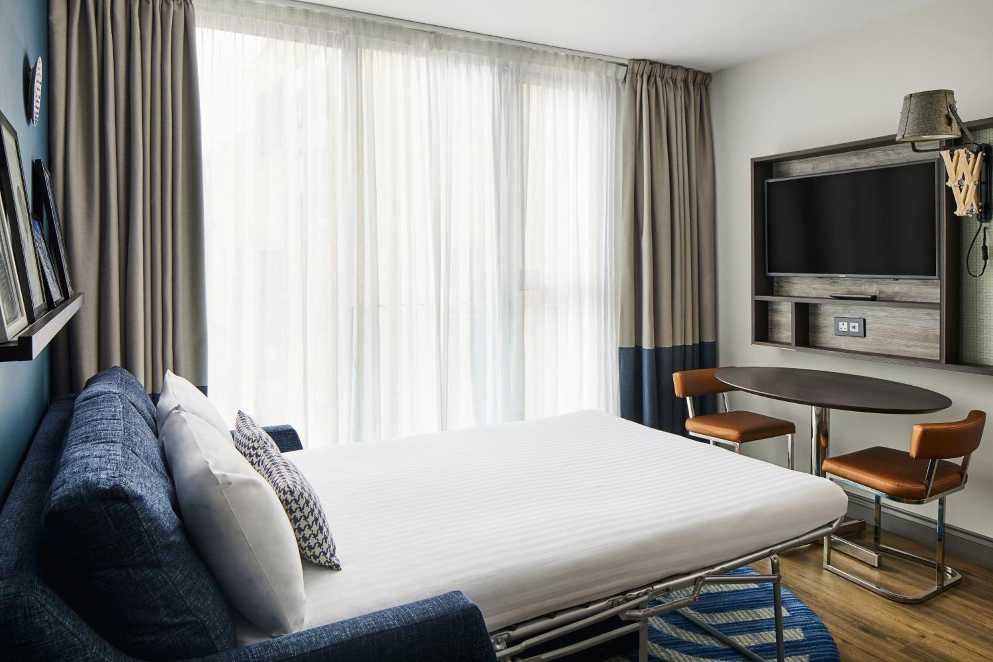 One-Bedroom Suite,1585465026:JPEG